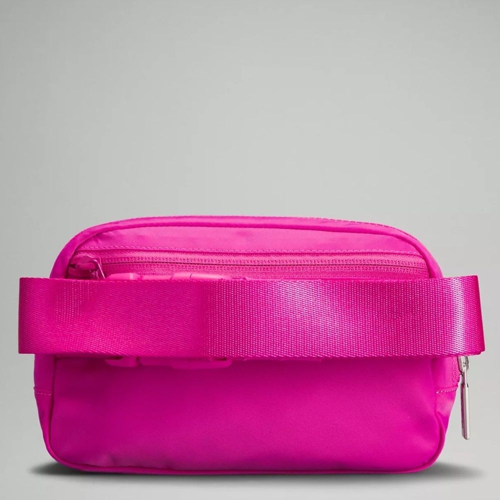 Lululemon Everywhere Belt Bag Crossbody Bag Sonic Pink Casual Athletic NWT - Picture 4 of 7